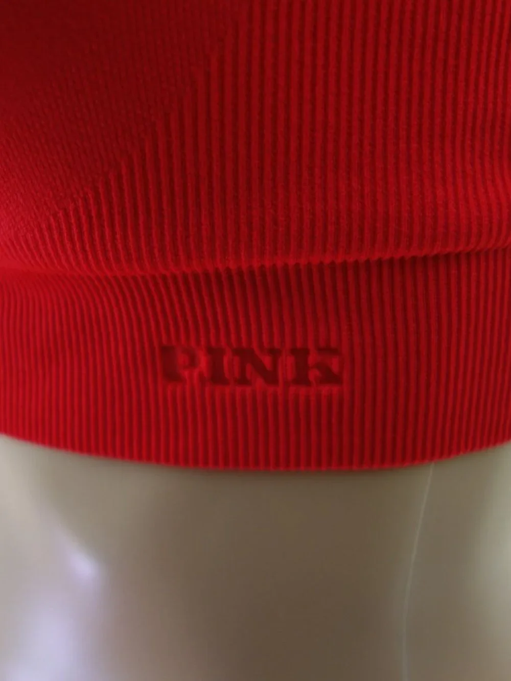 VS PINK SEAMLESS AIR LIGHT-SUPPORT SPORTS BRA (M) Red Pepper NWT!